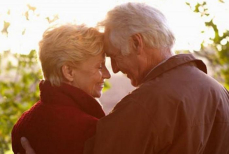 Пожилые супруги рассказали о плюсах интимной жизни после 60 лет