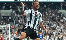 «Бешикташ» Зайнутдинова устроил голевую феерию с удалением