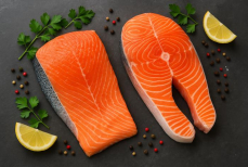 Какую красную рыбу лучше взять в магазине — форель или семгу