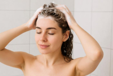 Можно ли мыть волосы шампунем каждый день