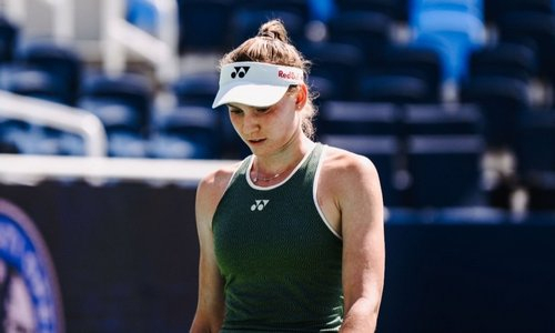 Снимется с турнира? Елена Рыбакина встревожила фанатов перед US Open