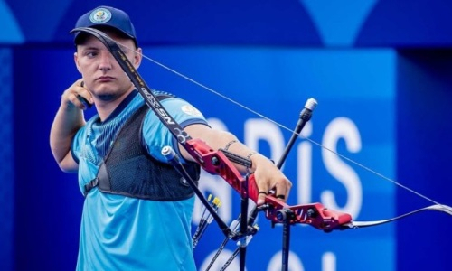 Казахстанский лучник проиграл серебряному призеру Олимпиады-2024