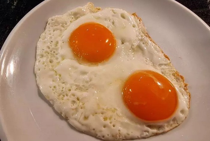 Что будет, если каждый день съедать по два яйца — ответ вас удивит