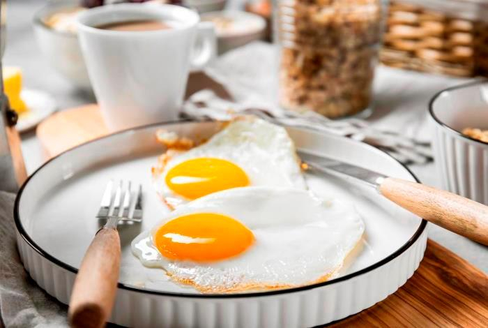 Названы опасные побочные эффекты от употребления большого количества яиц