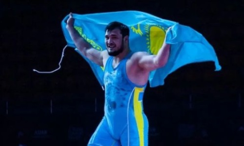 Казахстанский борец сотворил сенсацию на Олимпиаде-2024