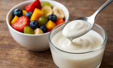 Вкусное, но опасное сочетание. Почему йогурт нельзя есть вместе с фруктами — важная рекомендация