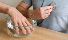 Возьмите миску с водой и проверьте — здорово ли ваше сердце. Через минуту все станет ясно