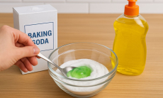 Зачем опытные хозяйки смешивают соду с гелем для посуды? Вы удивитесь