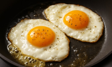 Как улучшить вкус яичницы — кулинары поделились секретами