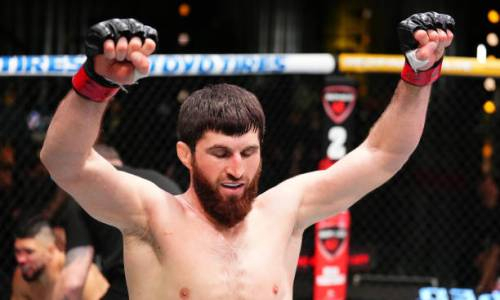 Магомед Анкалаев выиграл 11-й бой в UFC