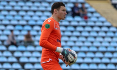 Экс-вратарь сборной Казахстана отбил пенальти в матче зарубежных команд. Видео