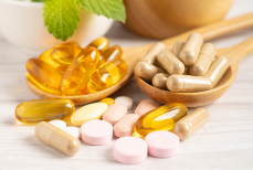 Какие витамины нельзя пить без назначения врача — могут вызвать головные боли и анафилактический шок