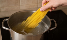 Как нельзя класть макароны в воду при варке — эту грубую ошибку допускают почти все