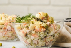 Врач Малышева назвала самый опасный для здоровья соус. Он кишит микробами