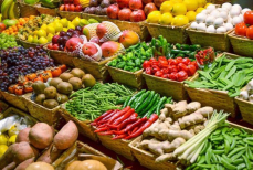 Не масло и не воск. Вот чем покрыты овощи и фрукты из магазина — даже печень это не расщепляет