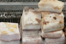 Можно ли салом лечить болезни?