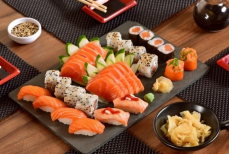 Какие суши есть, чтобы не отравиться — доктор Мясников озвучил главное правило