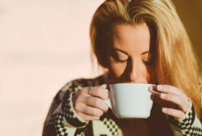Стало известно самое безопасное время для употребления кофе утром