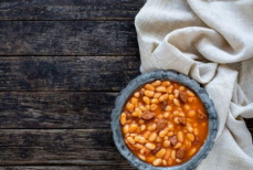 Хотите дожить до 100 лет? Мясо с этим ингредиентом едят долгожители «голубых зон»