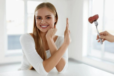 Врач раскрыла влияние голодания на уровень холестерина