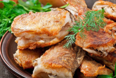 Можно ли есть жареную шкурку рыбы