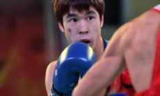 Боксер из Казахстана оформил нокаут в бою за медаль