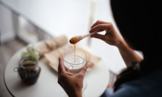 Два популярных домашних средства от простуды могут ухудшить ваши симптомы