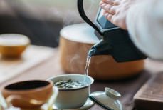 Почему нельзя заливать чай кипятком