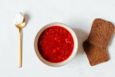 Можно ли выливать борщ в унитаз