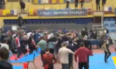 Участники турнира по ММА в Дагестане устроили массовую драку. Видео