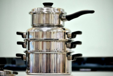 «Бомба» от нагара на посуде — сделайте это, и кастрюли засияют до блеска