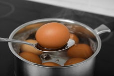 Как правильно варить яйца — в холодной воде или кипятке