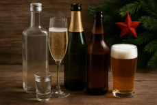 Названа оптимальная доза алкоголя на новогоднюю ночь — водка, шампанское, пиво