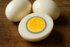 Как нельзя варить яйца — эта распространенная ошибка превращает полезное блюдо в яд