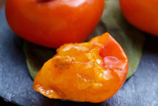 Можно ли есть хурму с кожурой? 