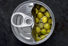 Почему нельзя сливать жидкость из-под горошка