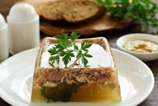 Названо неожиданное полезное свойство холодца — актуально в праздничные дни