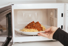  Какие продукты нельзя разогревать в микроволновке. Знают далеко не все