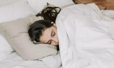 Врач рассказала, сколько нужно спать, чтобы похудеть