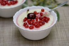 Полезна ли манная каша для взрослых и детей