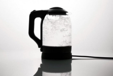 Один пакетик в чайник — и накипь будет только сниться. Ничего тереть не надо