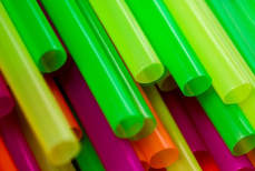 Почему раз в неделю нужно вставлять трубочку в унитаз