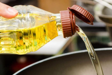 Эти три продукта нельзя жарить на подсолнечном масле