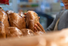 Как выбрать самый свежий и вкусный хлеб в магазине — простые советы