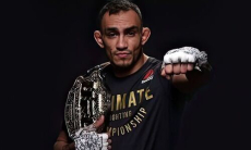 Легенда UFC Тони Фергюсон подписал контракт с новой лигой