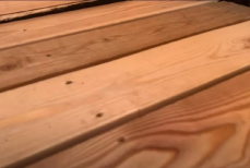 Обработайте доски в бане этой простой пропиткой — пол не будет гнить и 50 лет. Про олифу забудете навсегда