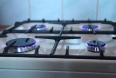 Обязательно ли ставить дверь на кухню с газовой плитой