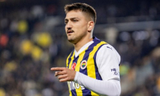 Форвард «Фенербахче» станет одноклубником лидера сборной Казахстана