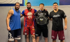 Казахстанскому дебютанту «гарантировали» победу над соперниками из топ-5 рейтинга UFC