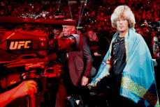 Шавката Рахмонова хотят оставить без чемпионского титула UFC